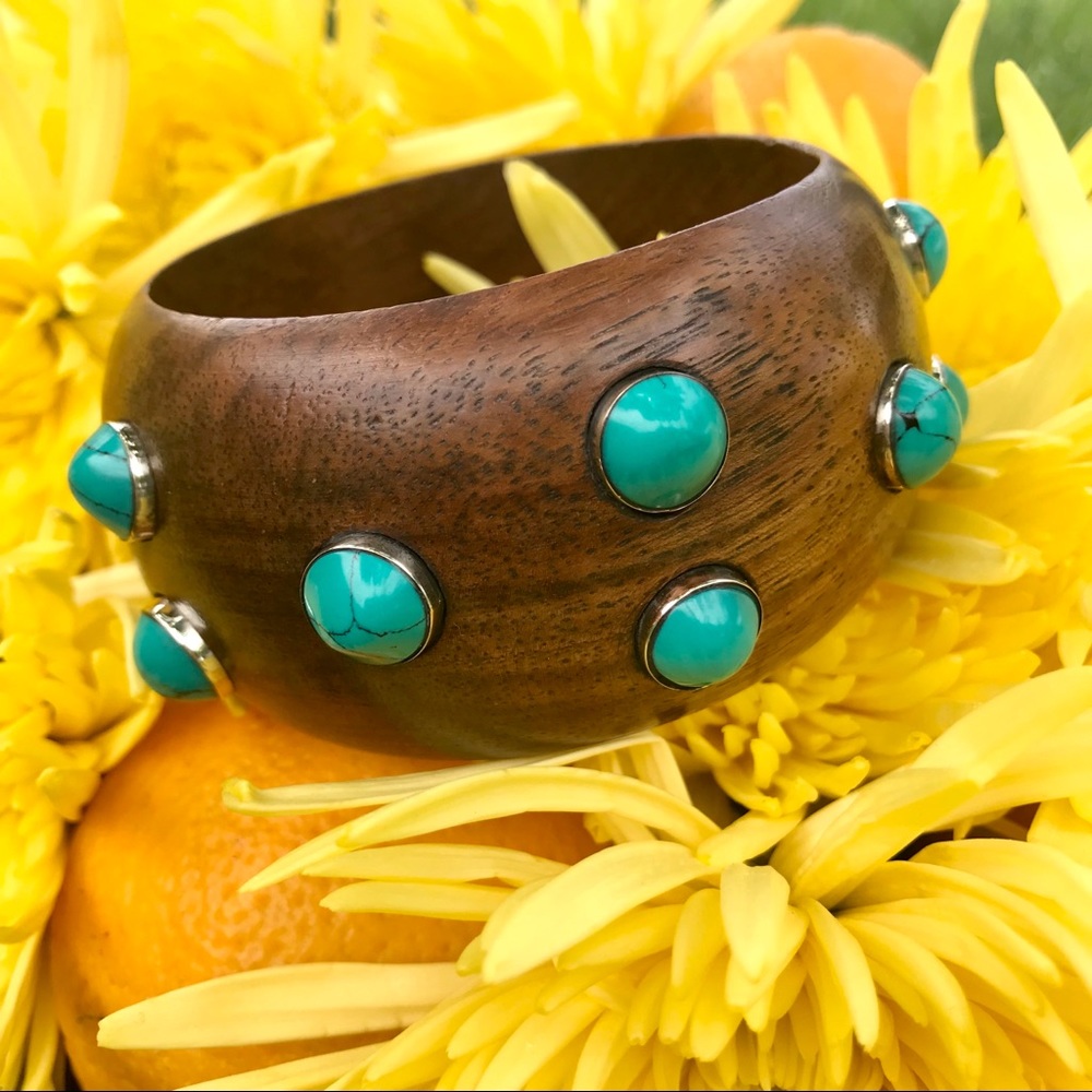 Wooden bangle set with genuine turquoise